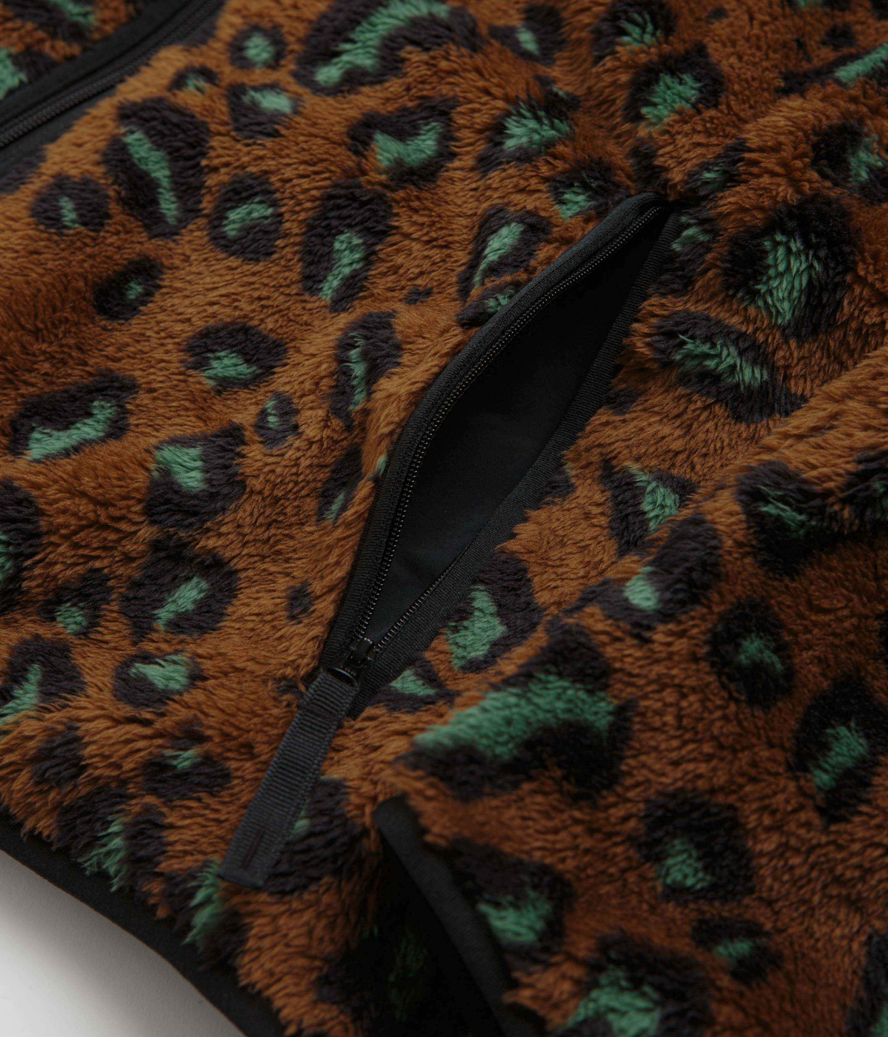 Carhartt Jebson Fleece - Camo Leo / Tamarind / Black - Image 5