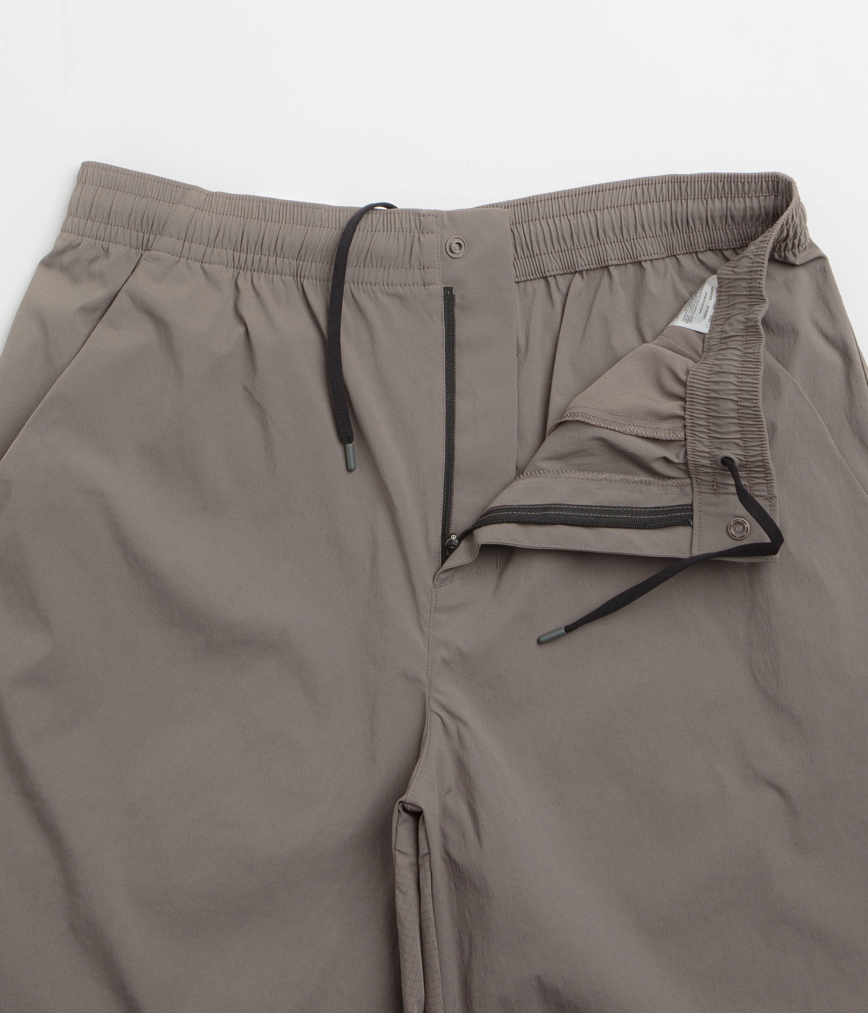 Columbia Chill Creek 8" Shorts - Iron - Image 5