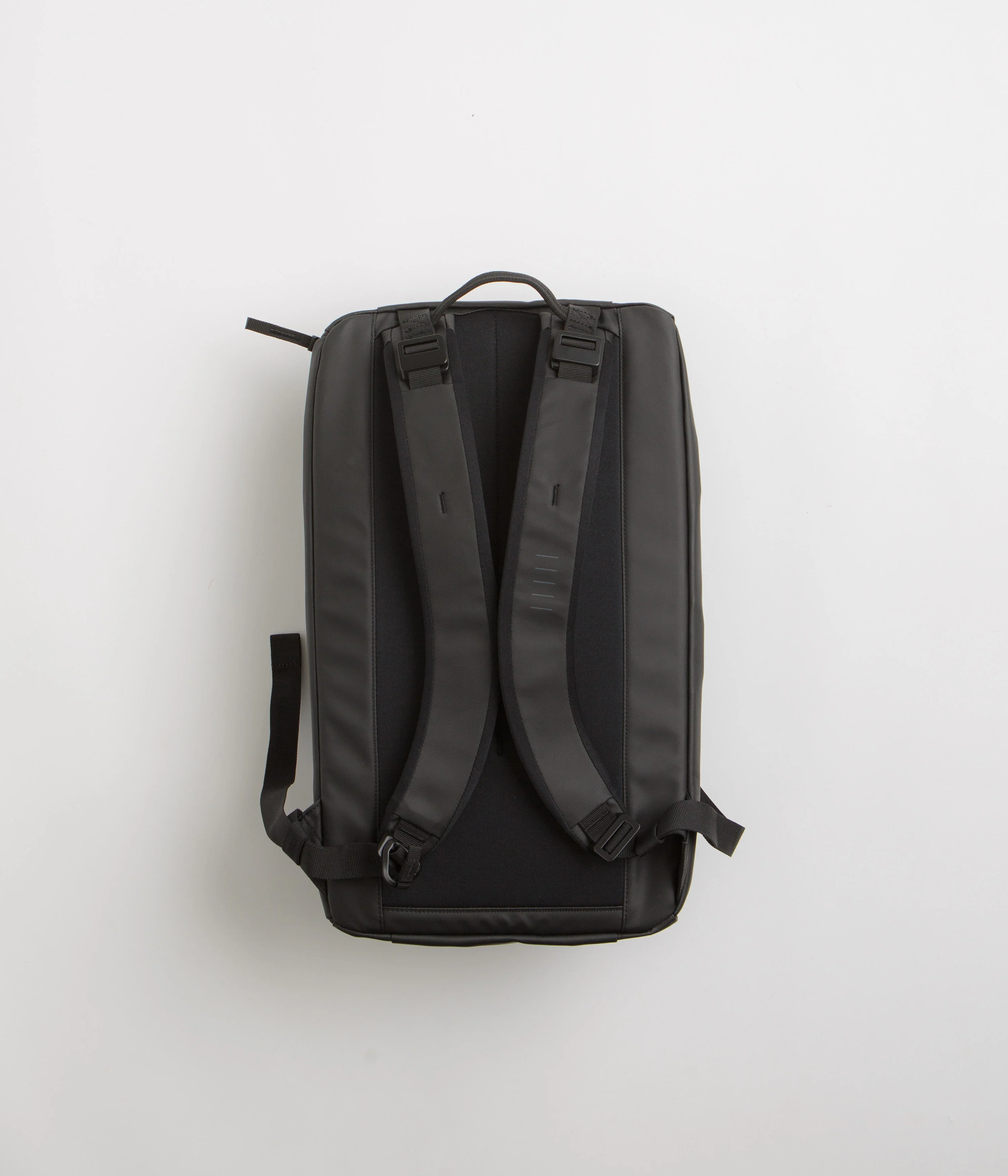 D_b_ Hugger 15L Base Backpack - Black Out - Image 3