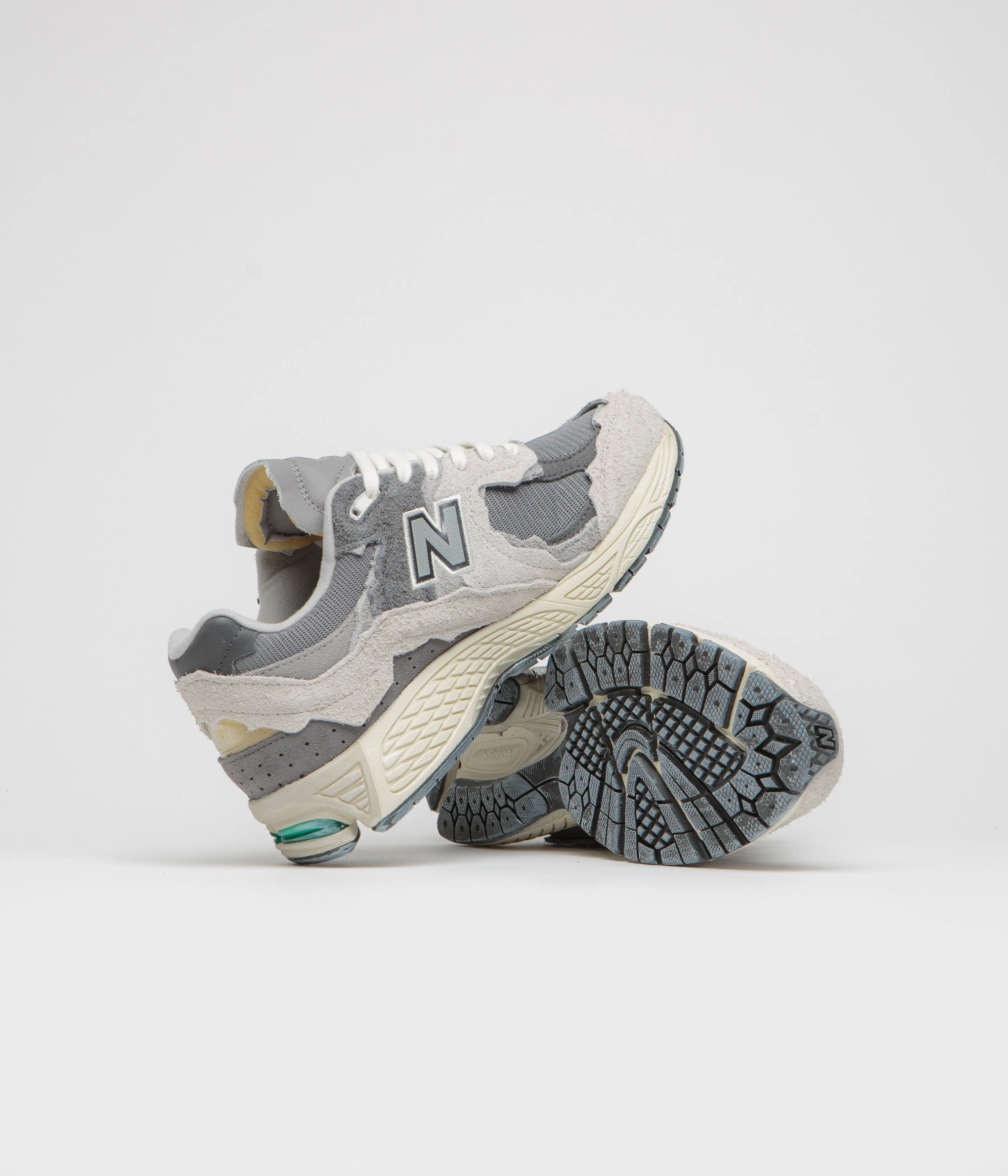 New Balance 2002R Shoes - Rain Cloud / Magnet - Image 5