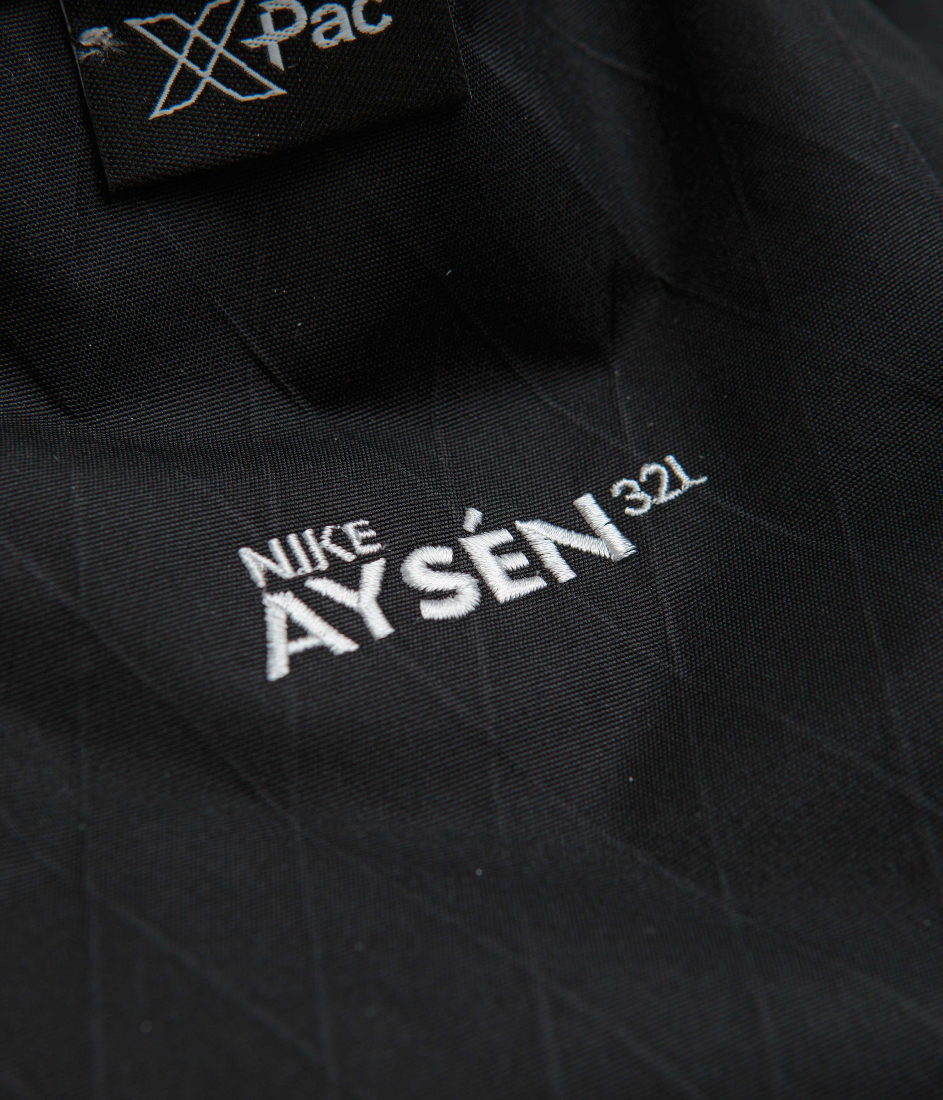 Nike ACG Aysen 32L Day Pack - Black / Cool Grey / White - Image 5