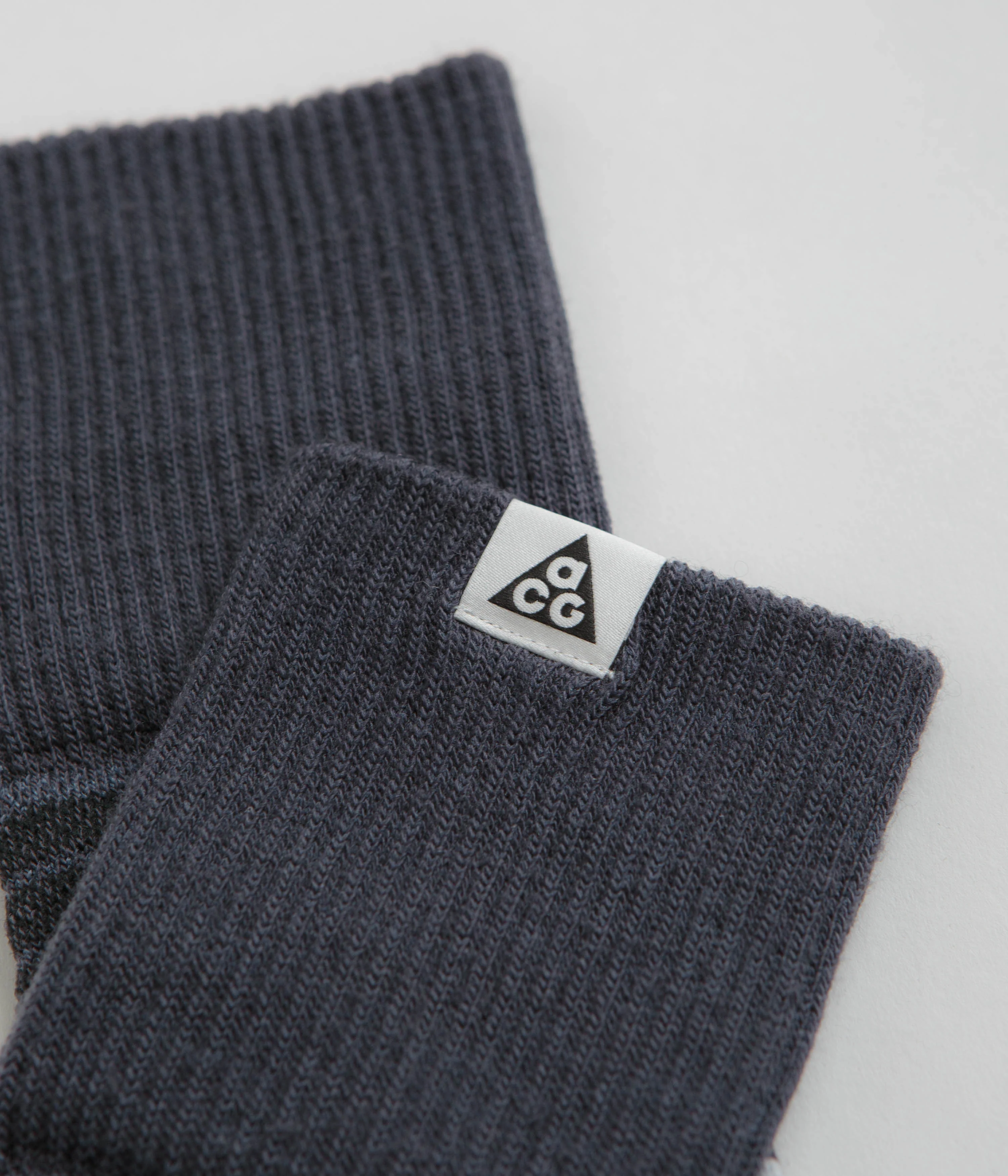 Nike ACG Cushioned Crew Socks - Gridiron / Black - Image 2