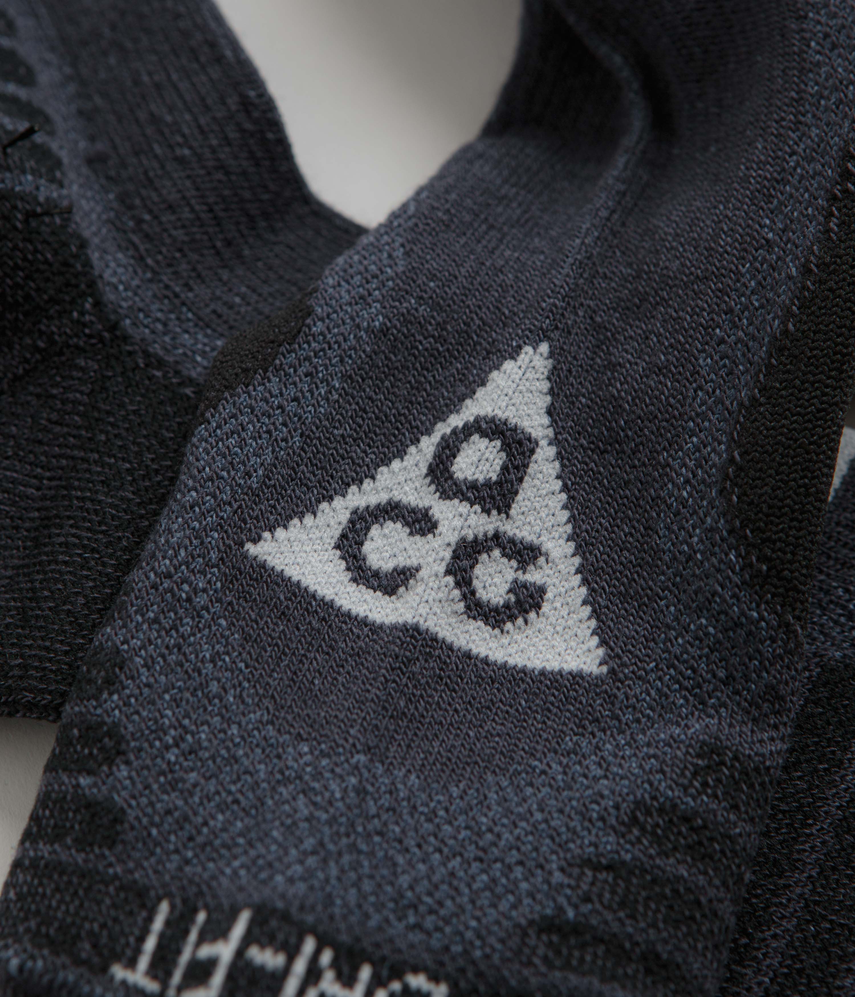 Nike ACG Cushioned Crew Socks - Gridiron / Black - Image 3