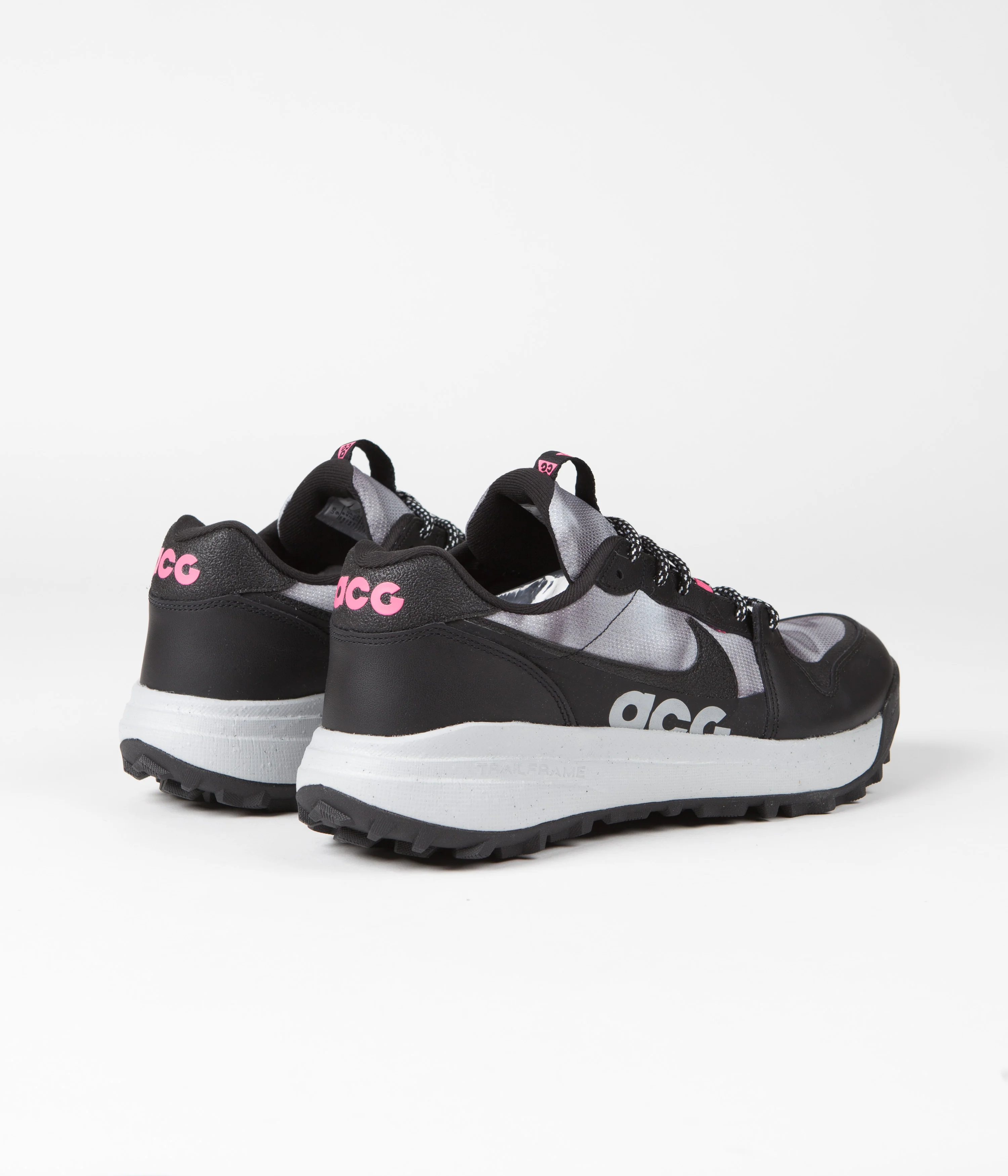 Nike ACG Lowcate SE Shoes - Black / Black - Hyper Pink - Wolf Grey - Image 4