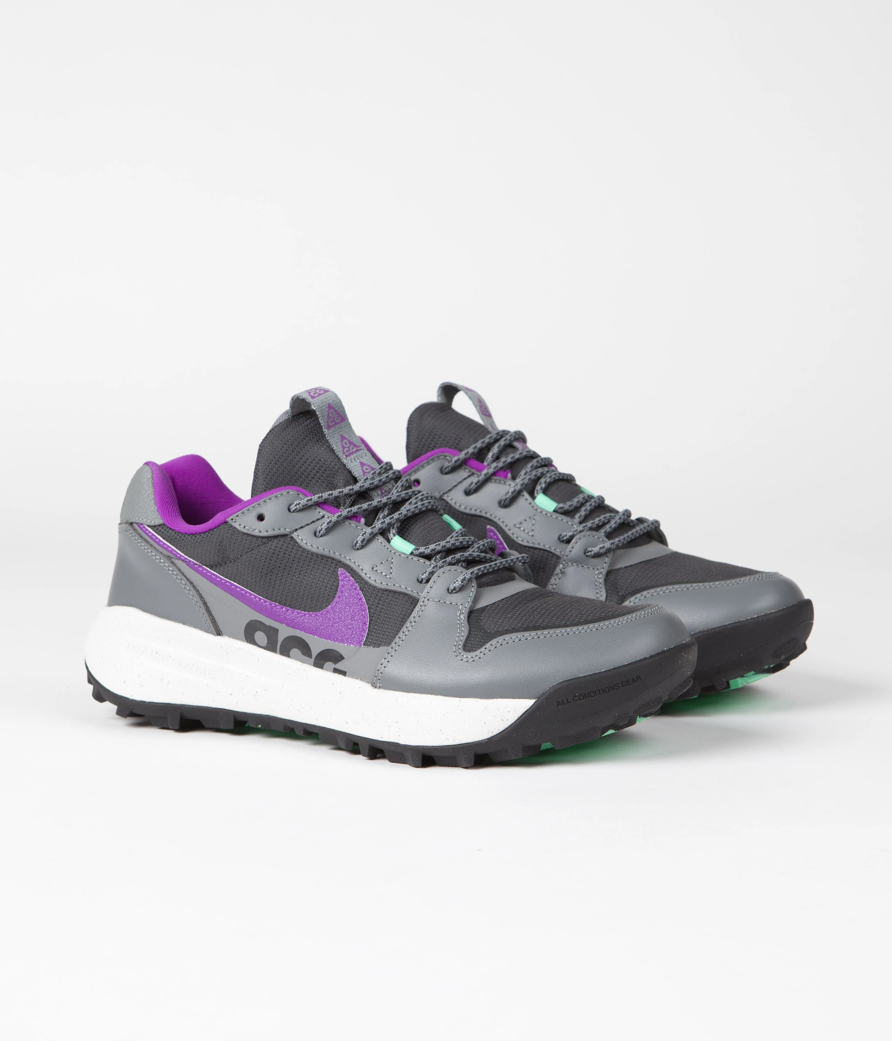 Nike ACG Lowcate Shoes - Smoke Grey / Dark Smoke Grey - Vivid Purple - Image 2