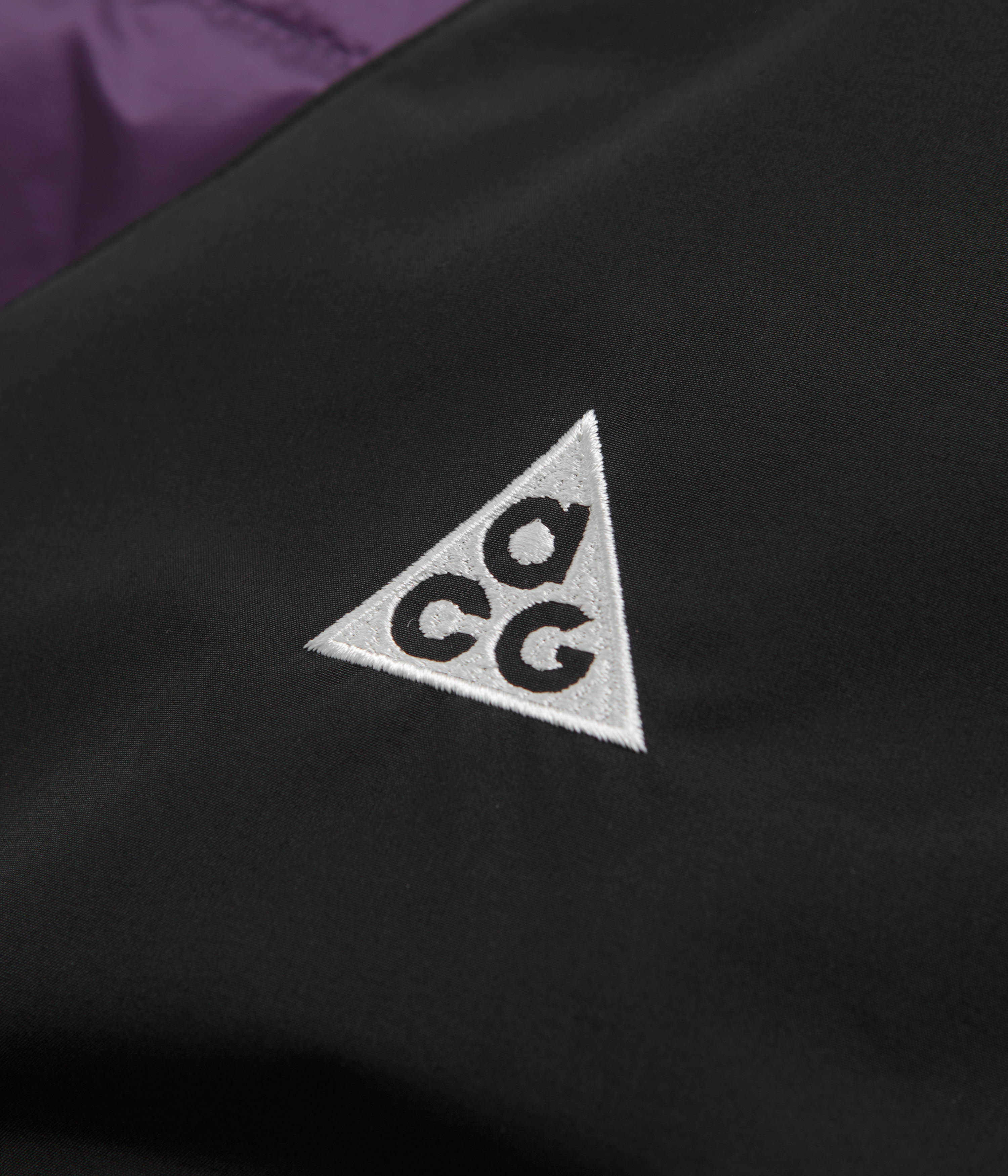 Nike ACG Skull Peak Reversible Vest - Black / Dark Raisin / Summit White - Image 4