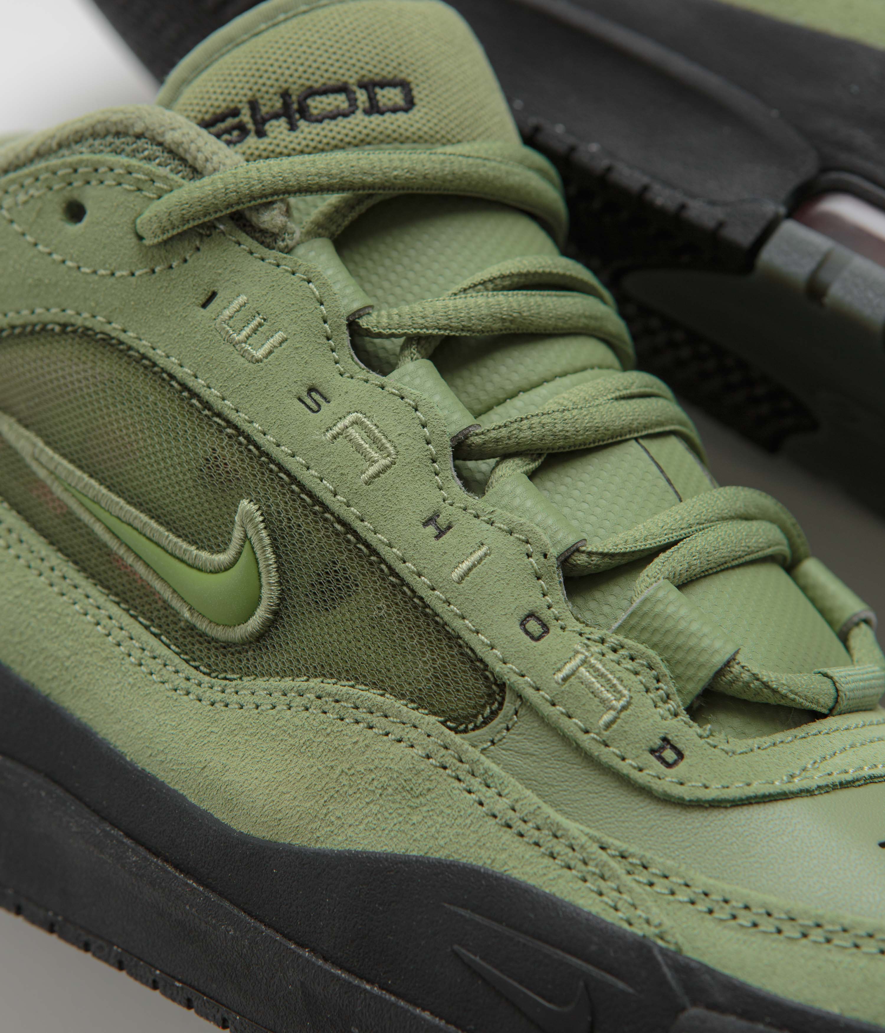 Nike SB Air Max Ishod Shoes - Oil Green / Oil Green - Oil Green - Image 3