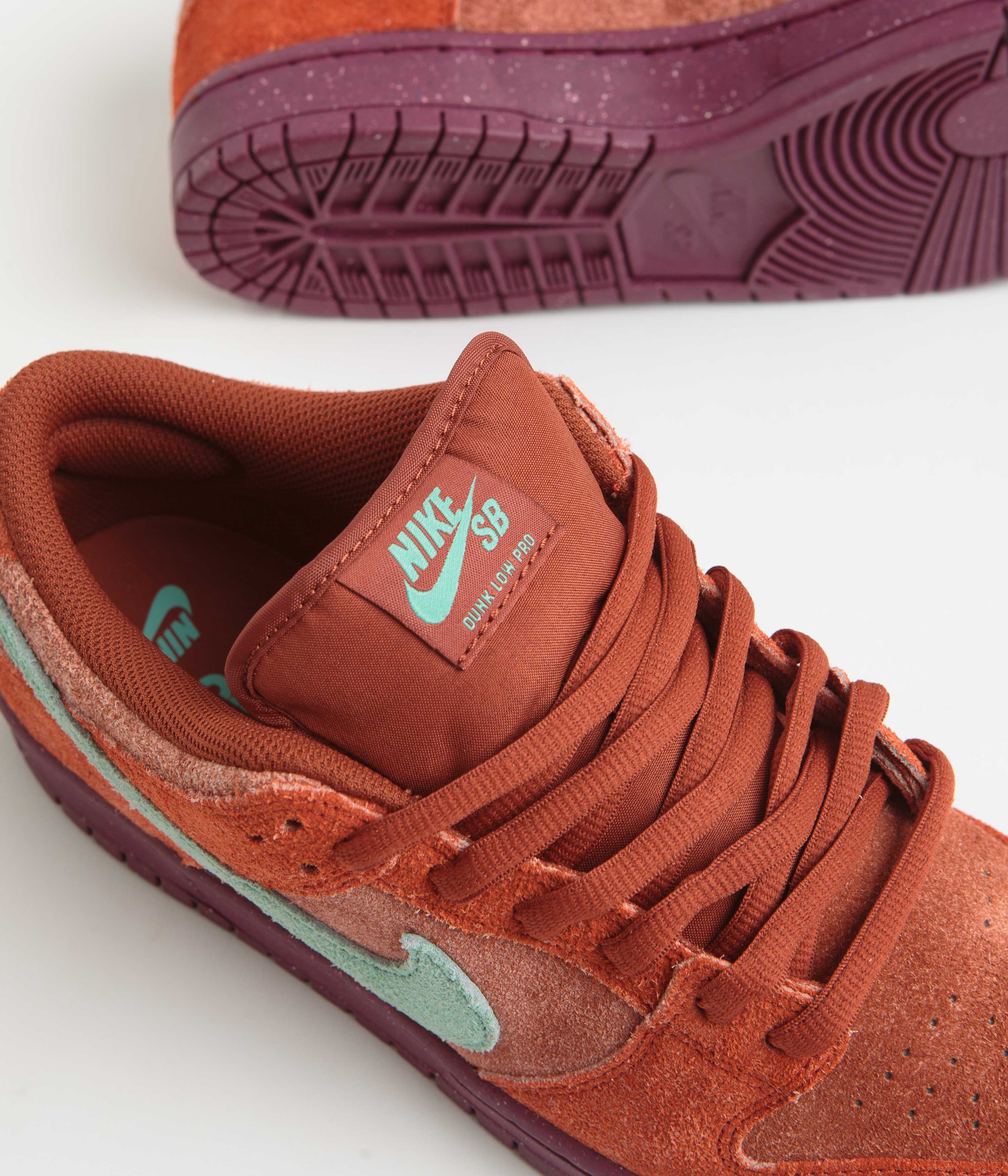 Nike SB Dunk Low Pro Premium Shoes - Mystic Red / Emerald Rise - Rugged Orange - Image 3
