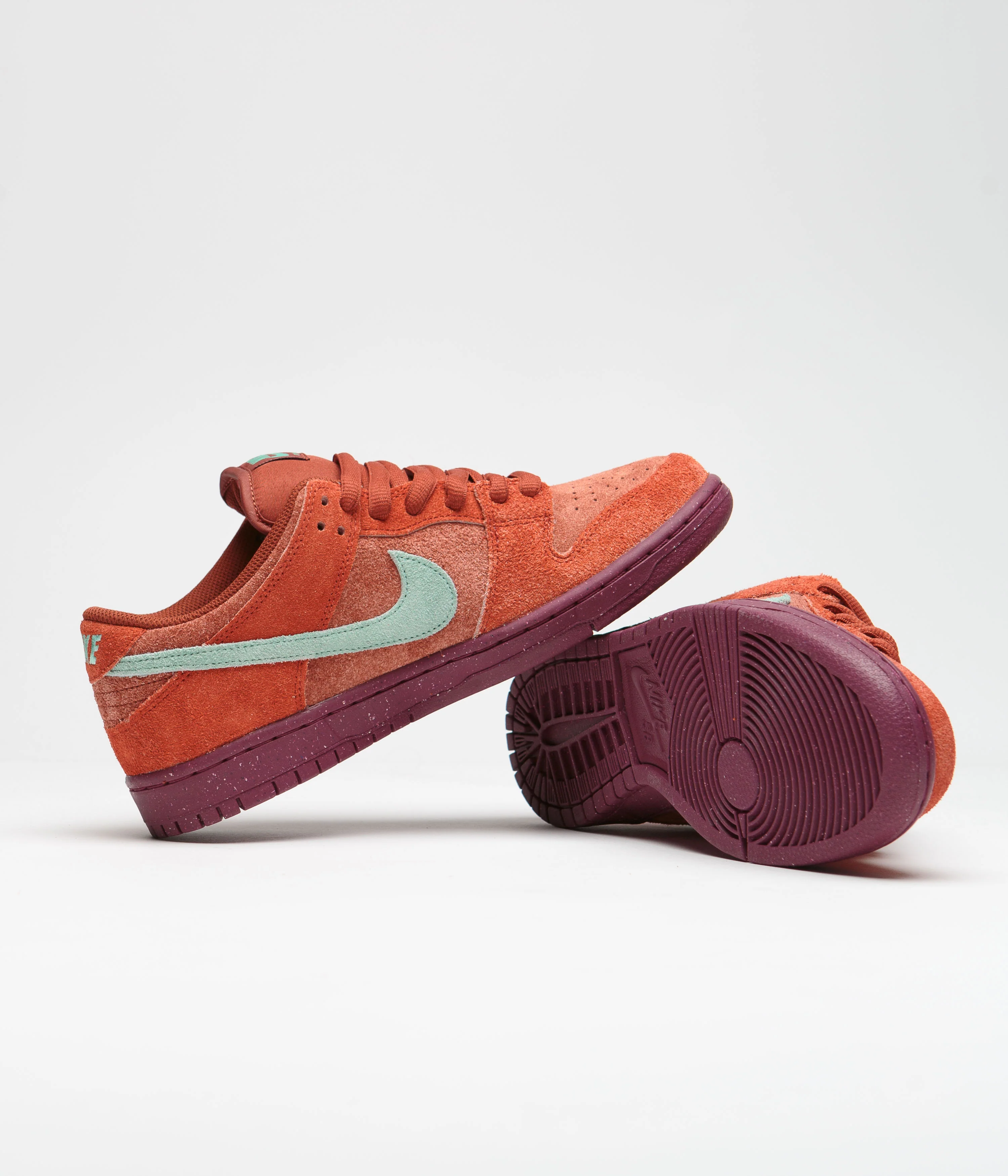 Nike SB Dunk Low Pro Premium Shoes - Mystic Red / Emerald Rise - Rugged Orange - Image 5