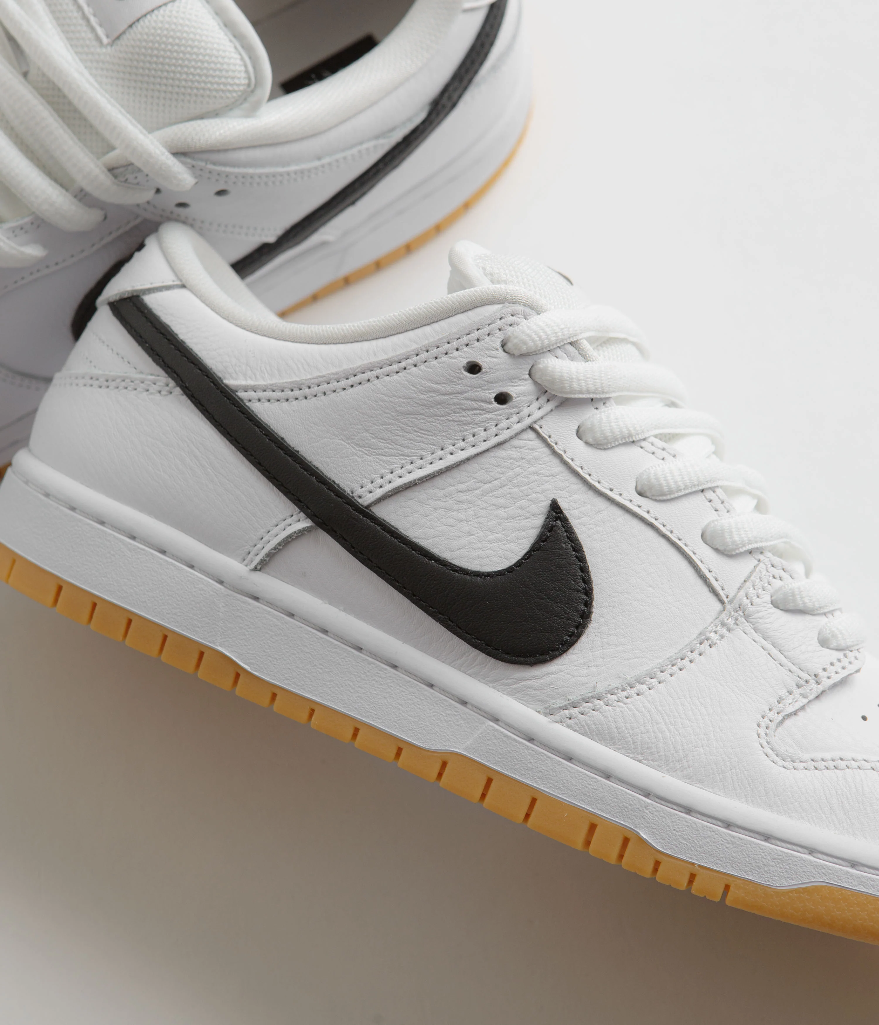 Nike SB Dunk Low Pro Shoes - White / Black - White - Gum Light Brown - Image 4