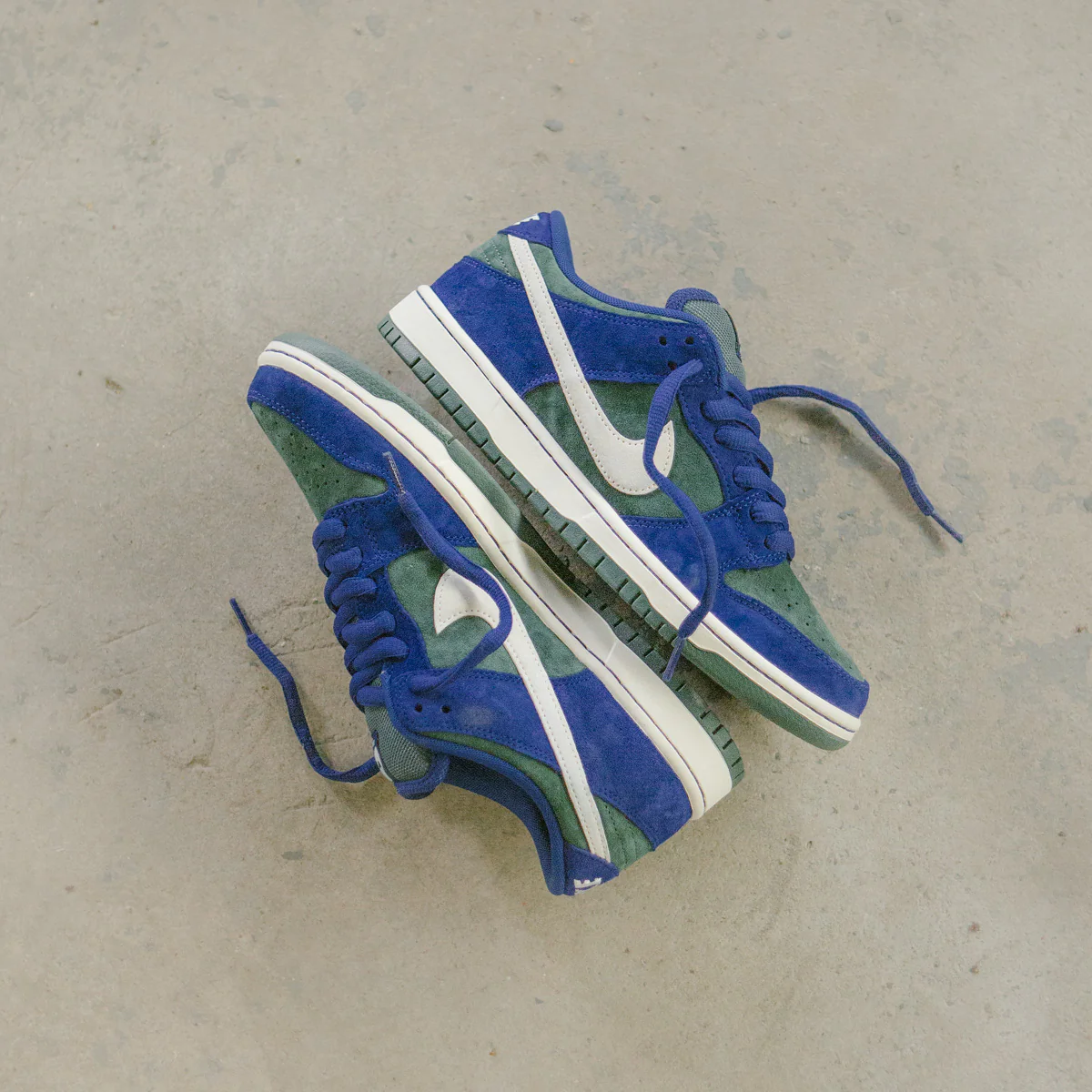 Nike SB Dunk Low Pro 'Wildcard' Shoes - Deep Royal Blue / Sail - Vintage Green - Image 2