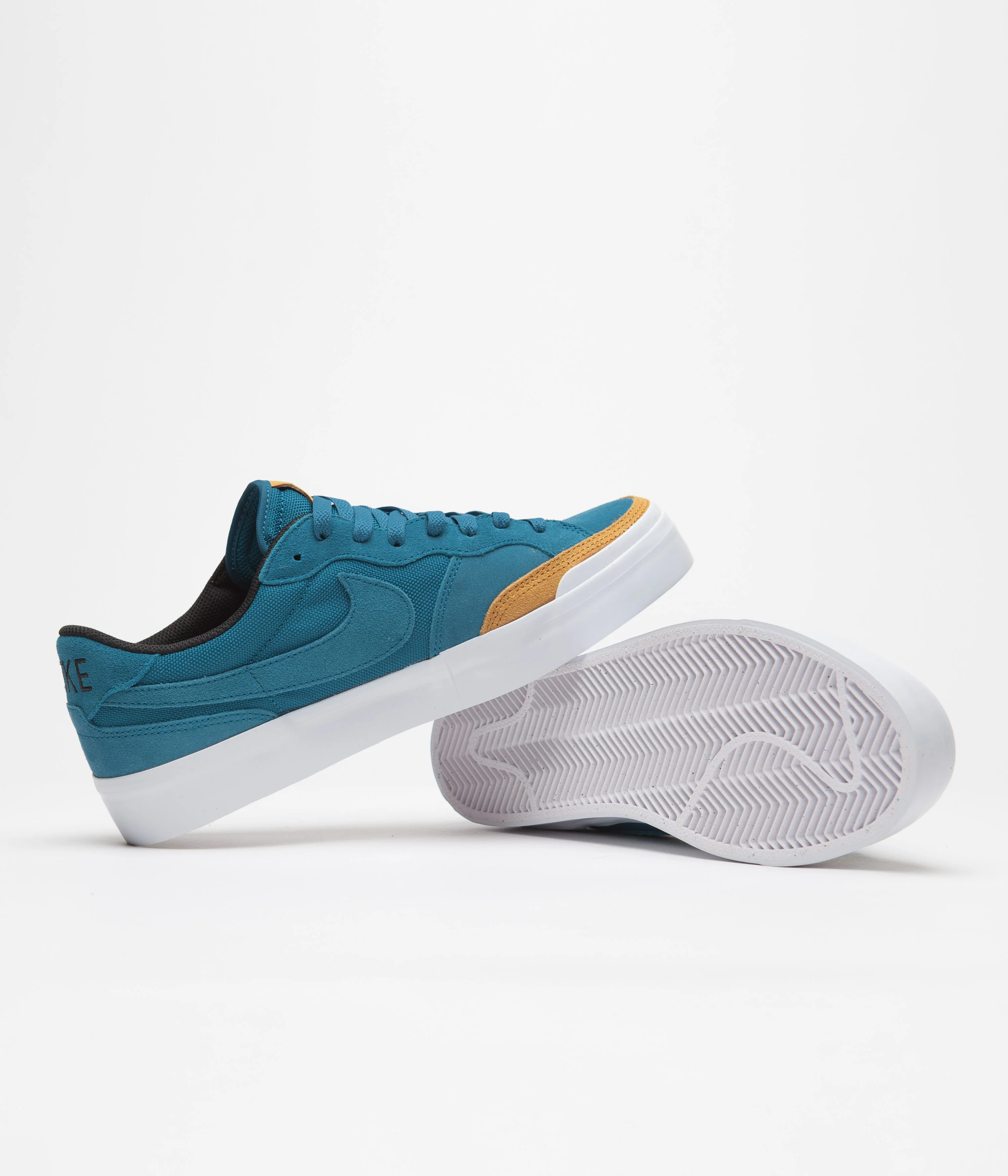 Nike SB Pogo Plus Premium Shoes - Green Abyss / Green Abyss - Desert Ochre - Image 5