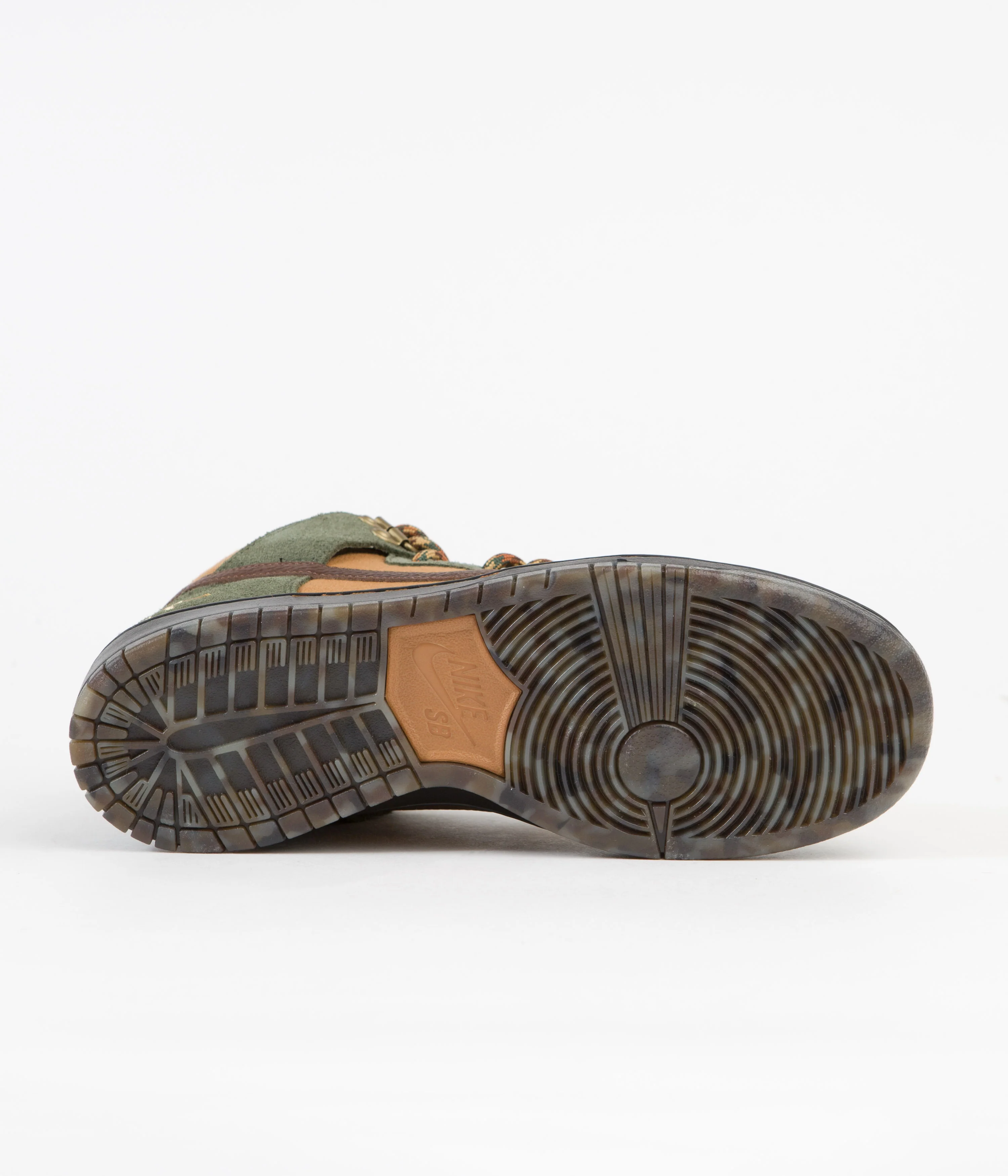Nike SB x Pass~Port Dunk High Pro Shoes - Carbon Green / Cider - Wheat Gold - Image 7