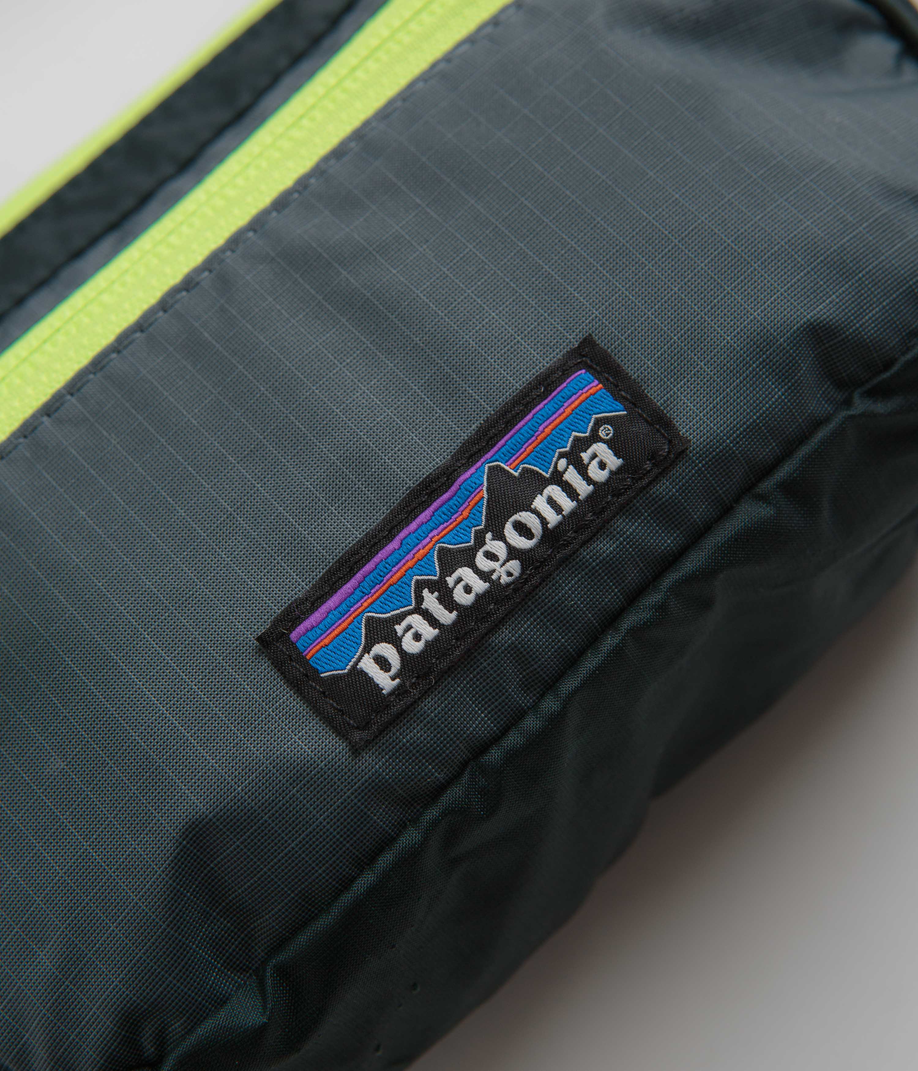 Patagonia Ultralight Black Hole Mini Hip Pack - Nouveau Green - Image 2