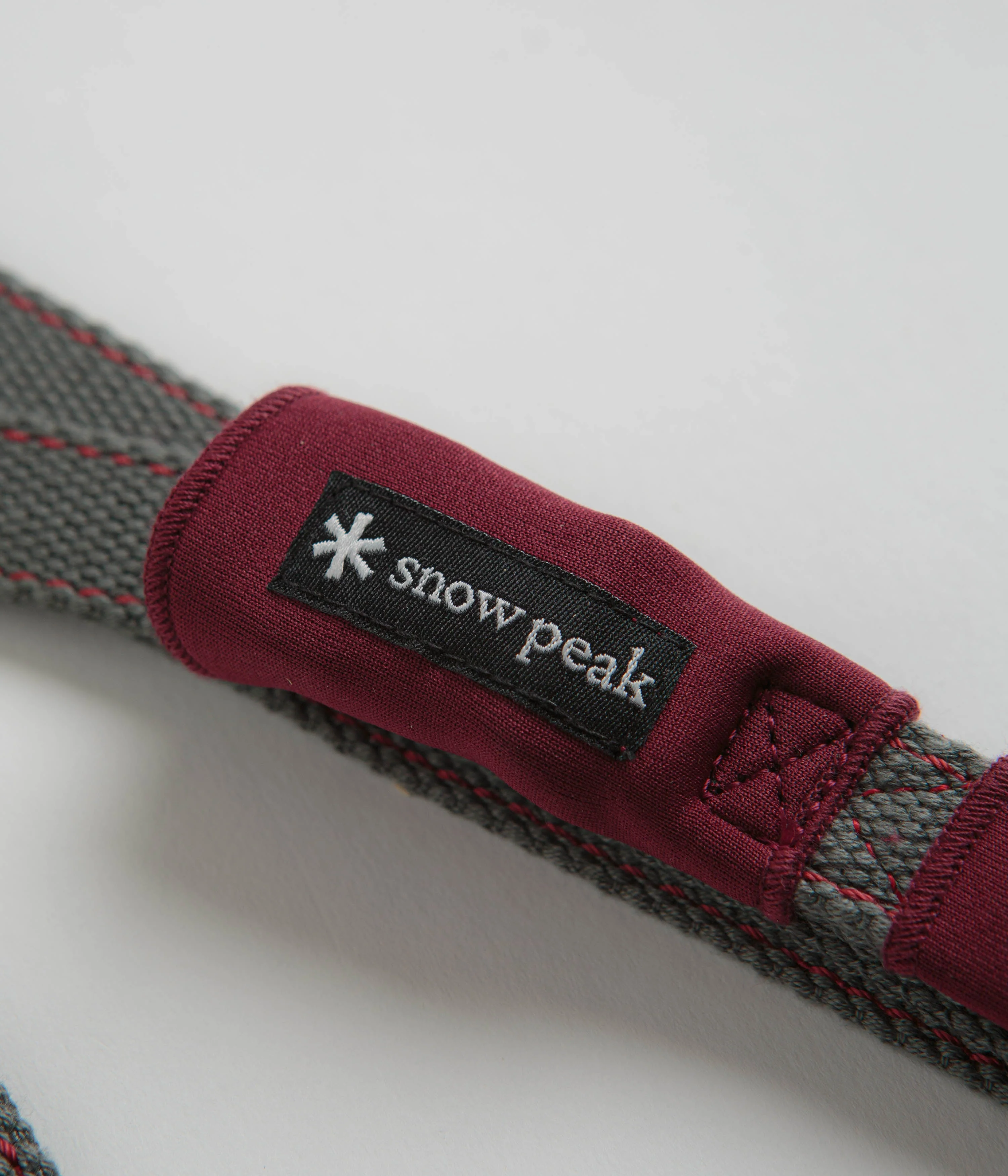 Snow Peak Soft Medium Dog Lead - Grey / Red - Image 2