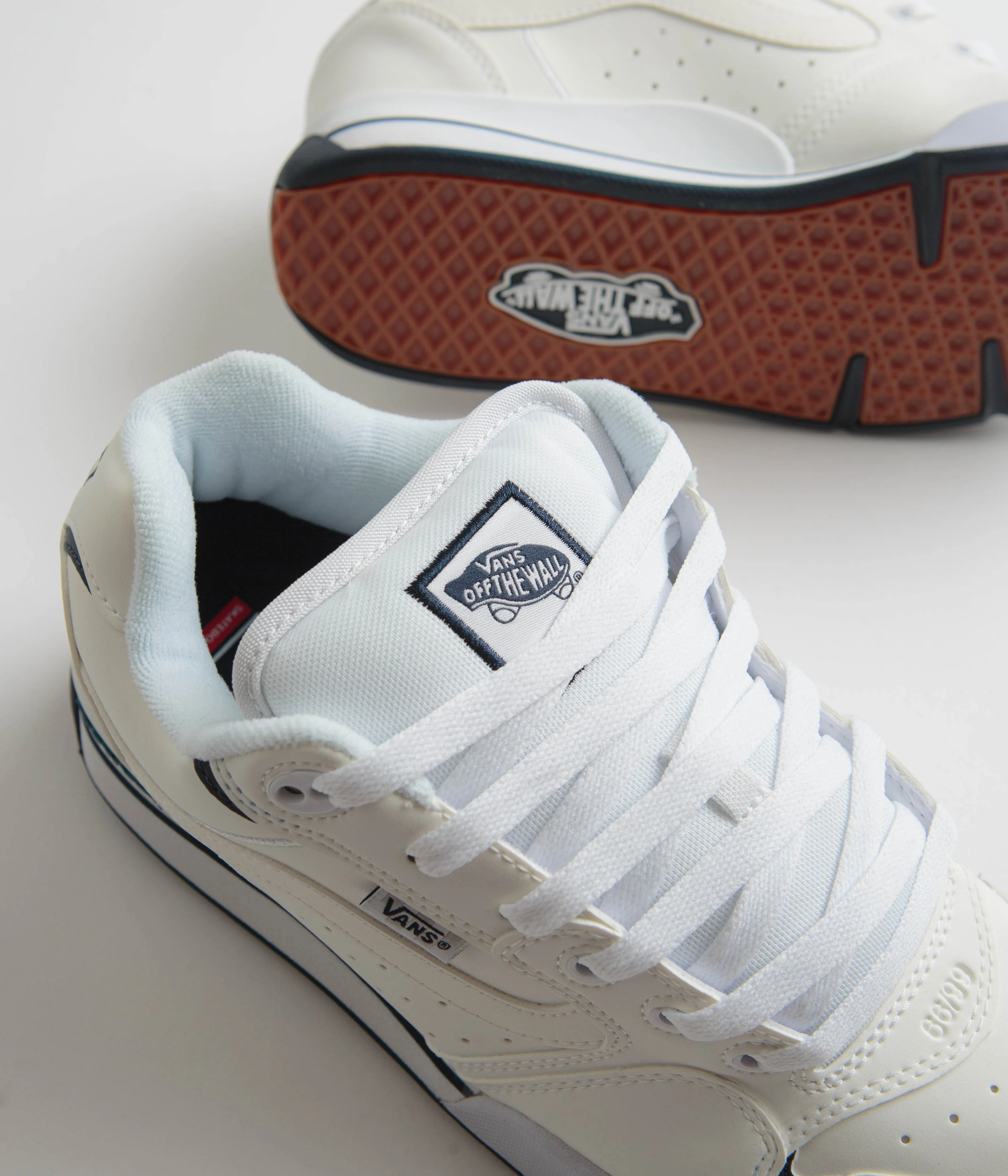 Vans Rowley XLT Shoes - White / Navy - Image 3