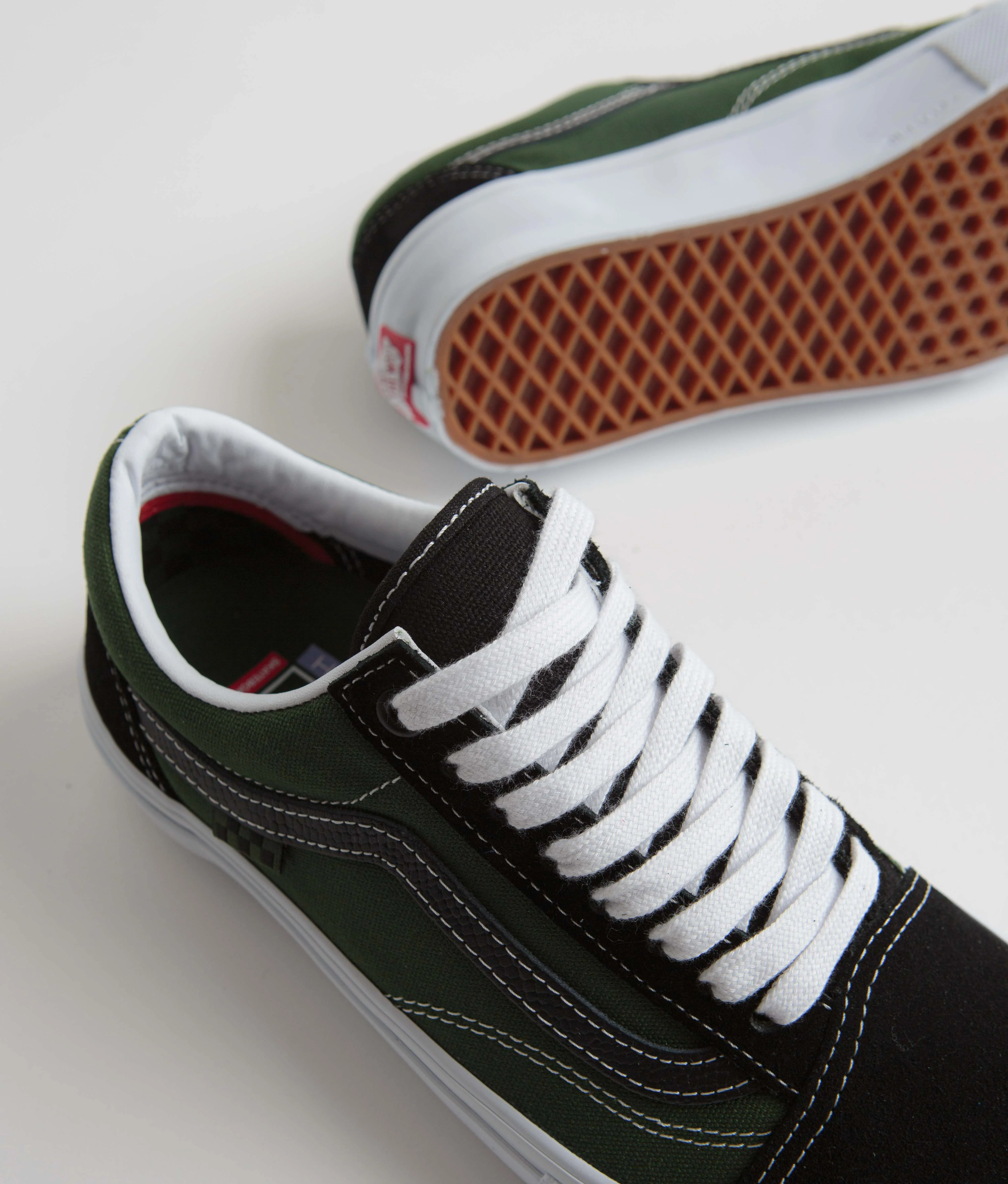Vans Skate Old Skool Shoes - Safari Black / Greenery - Image 3