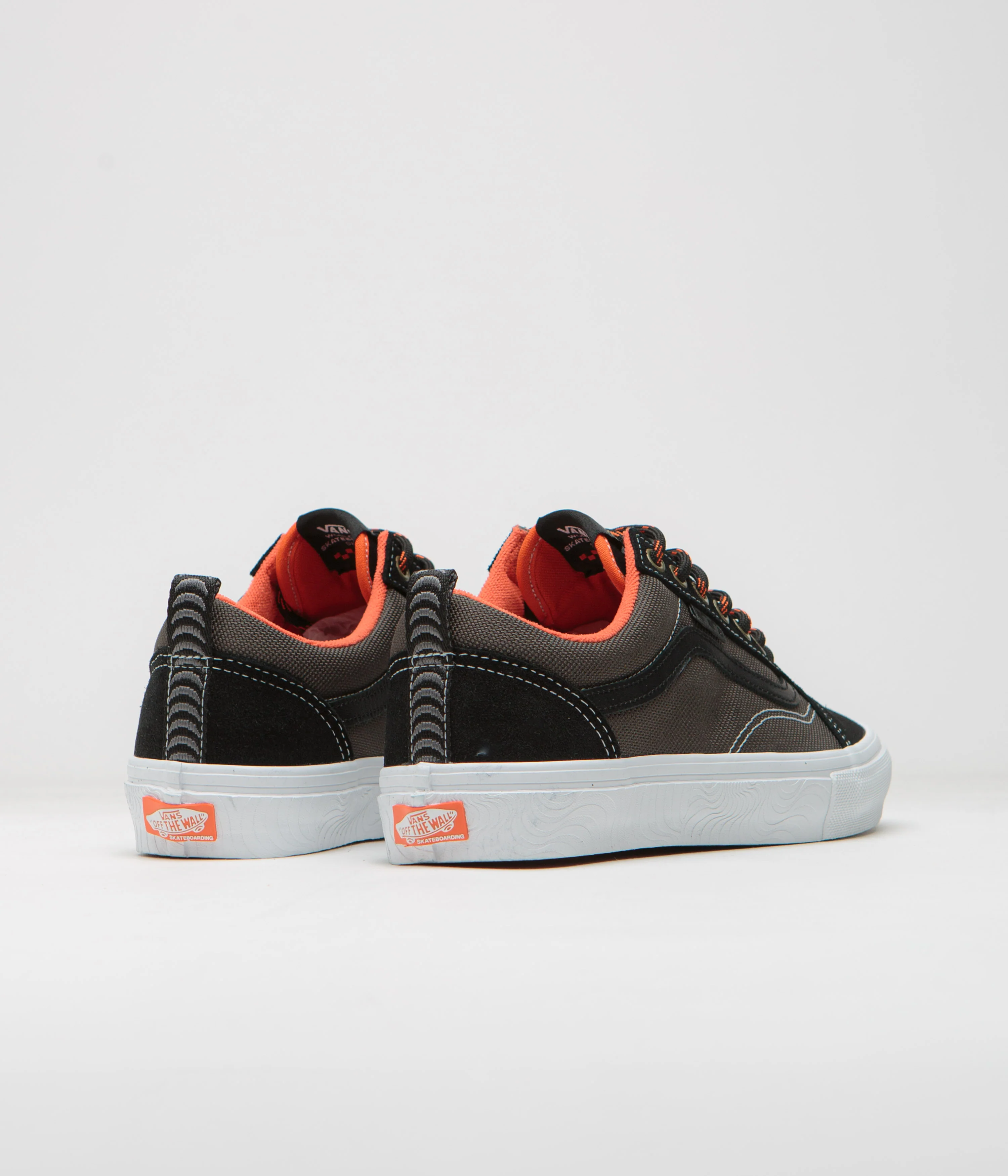 Vans x Spitfire Skate Old Skool Shoes - Black / Flame - Image 4