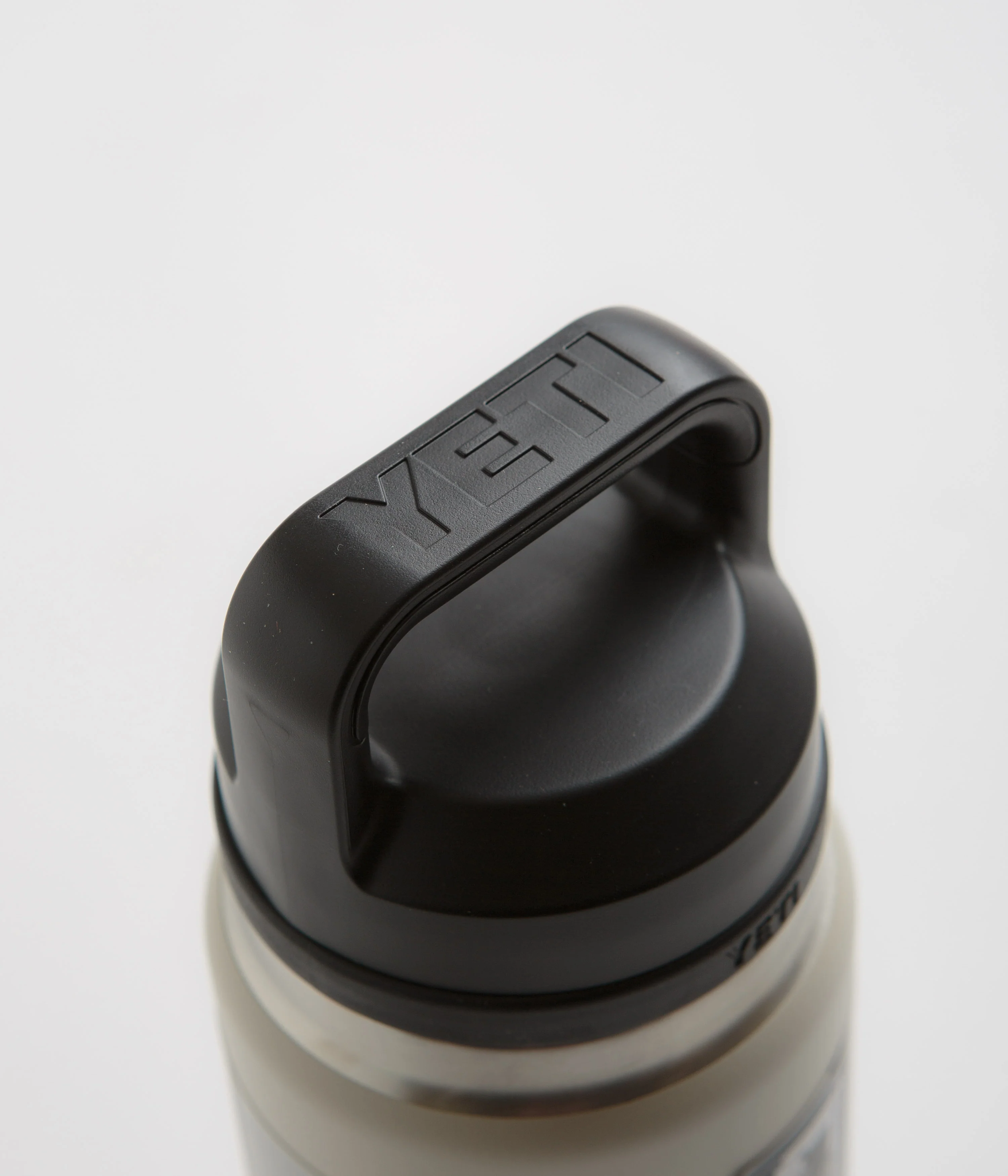 Yeti Rambler Bottle V2 26oz - Cape Taupe - Image 2