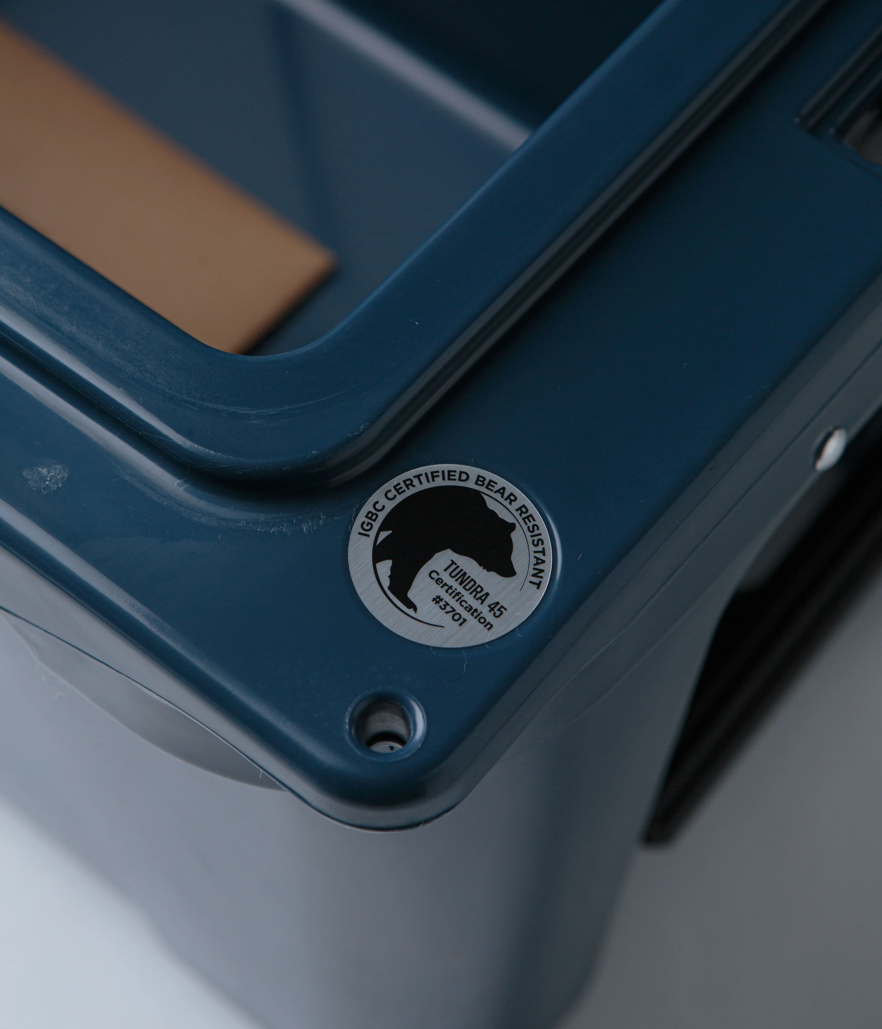 Yeti Tundra 45 Hard Cooler - Navy - Image 5