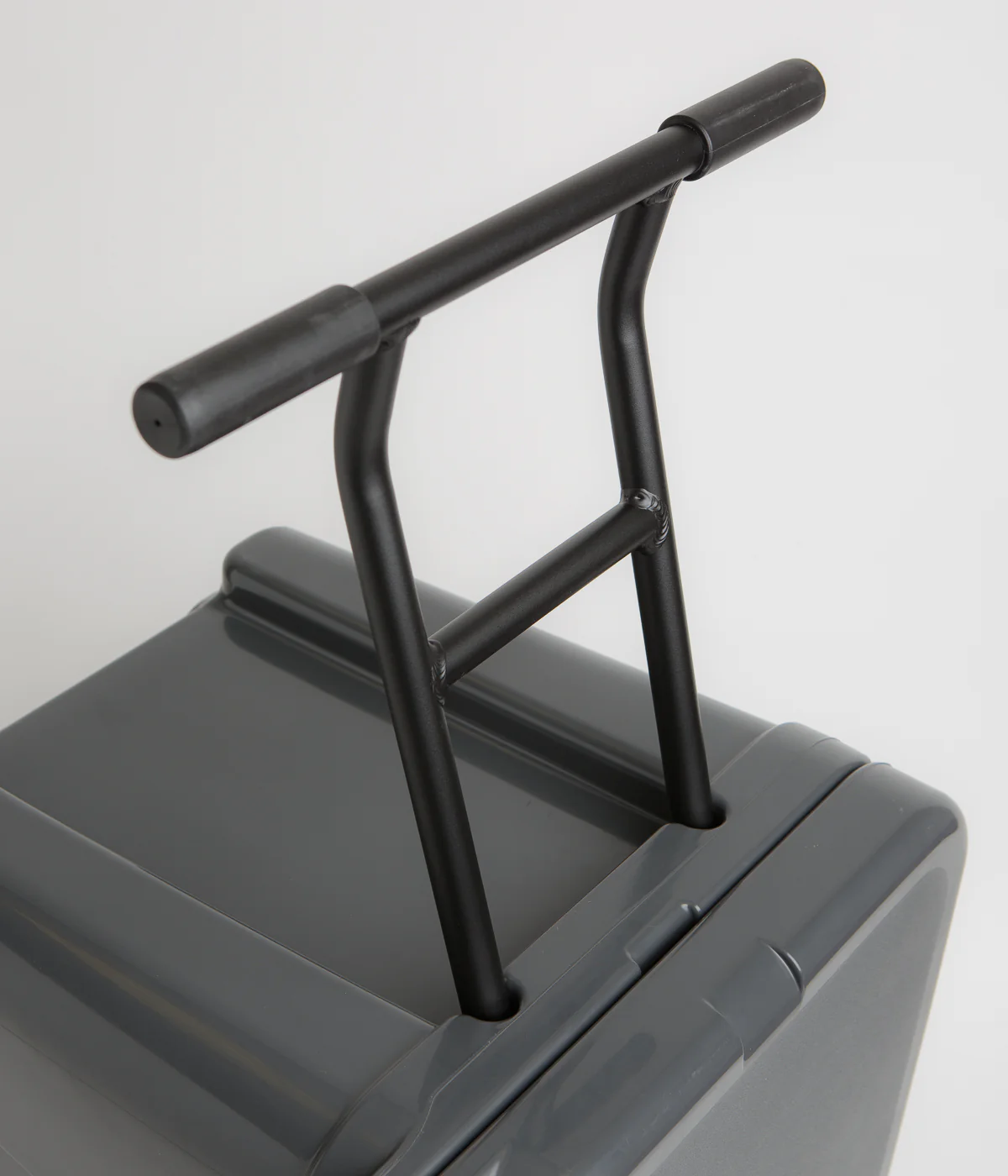 Yeti Tundra Haul Wheeled Cooler - Charcoal - Image 6